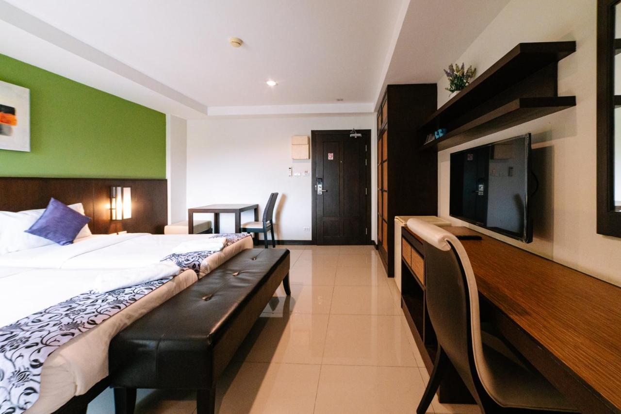 Hotel Ratana Sakdidet, Town