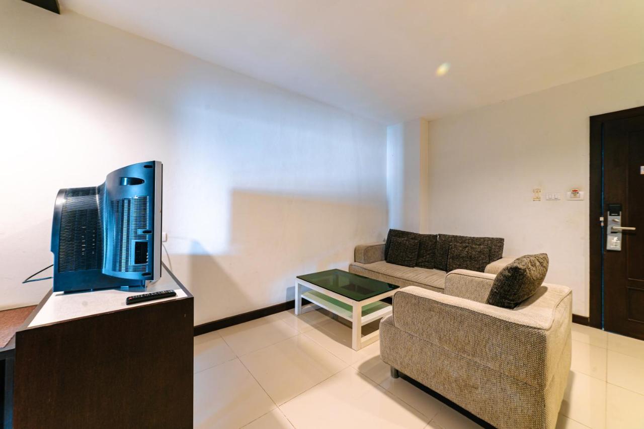 Ratana Sakdidet, Town Hotel 3*
