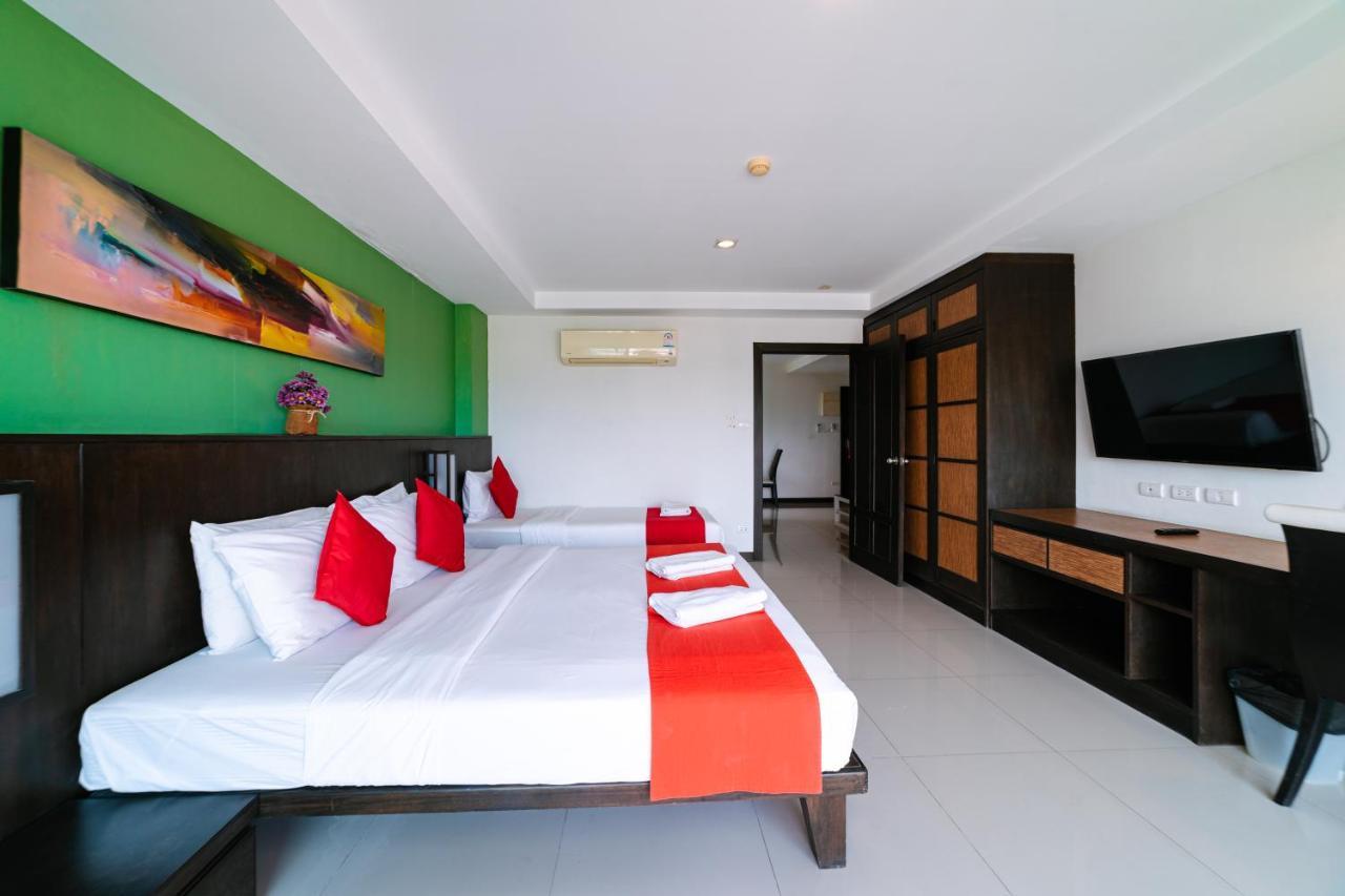 Ratana Sakdidet, Town Hotel Phuket