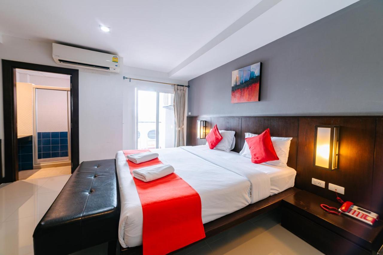 Ratana Sakdidet, Town Hotel Phuket