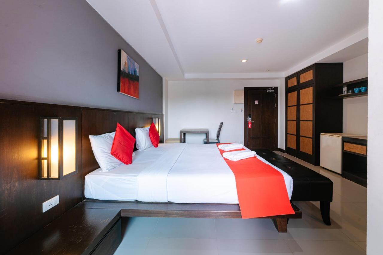 Ratana Sakdidet, Town Phuket