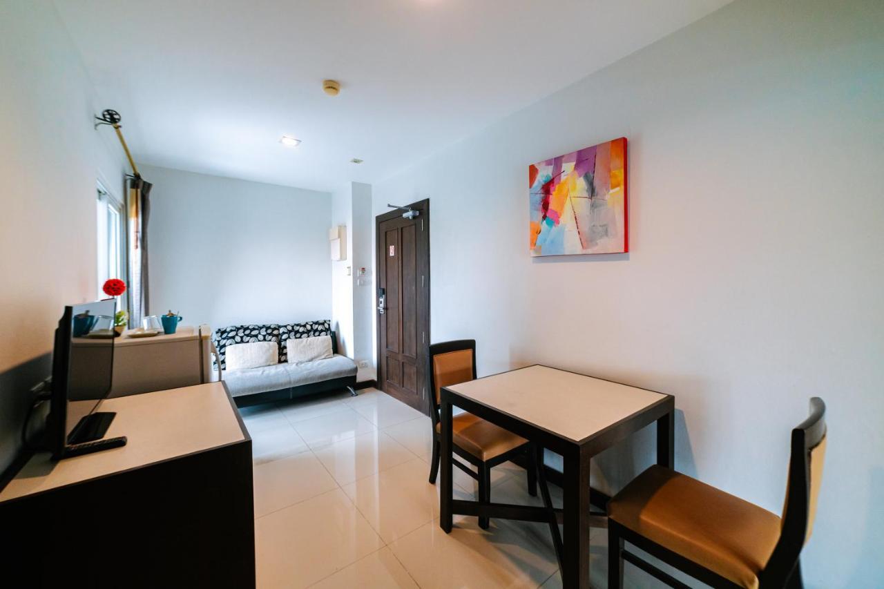 Ratana Sakdidet, Town Phuket