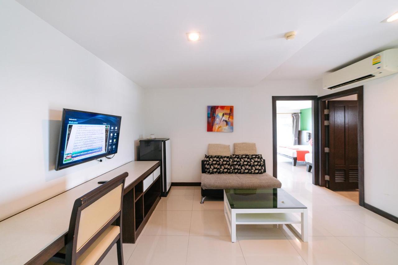 Ratana Sakdidet, Town 3* Phuket