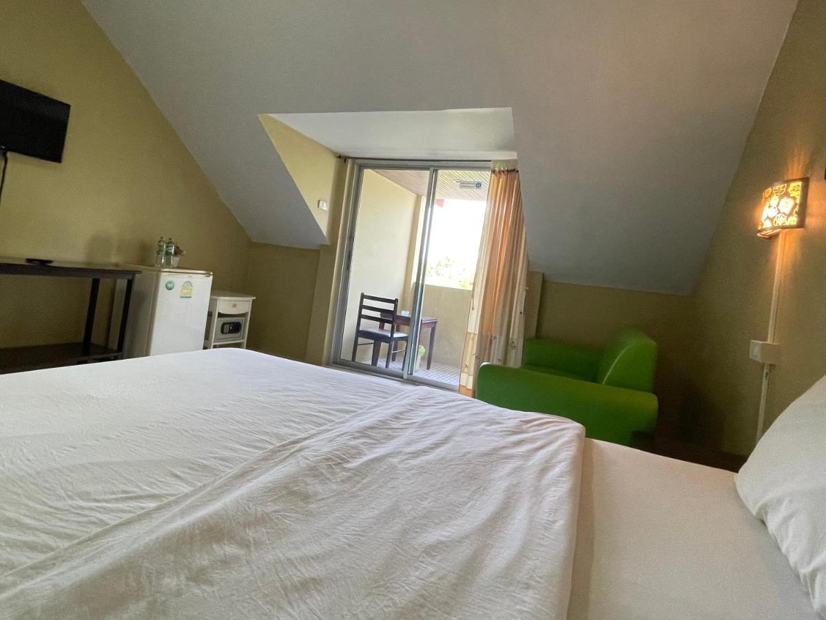 Nawaporn Place 2* Phuket