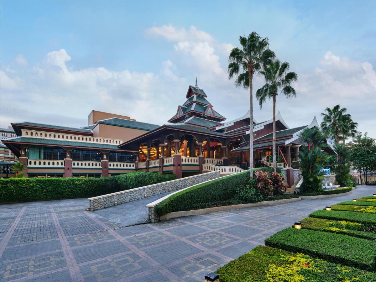 Novotel Phuket Vintage Park 4*