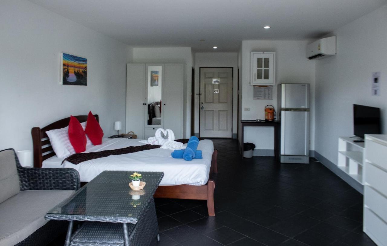 Deng's 3* Kamala Beach