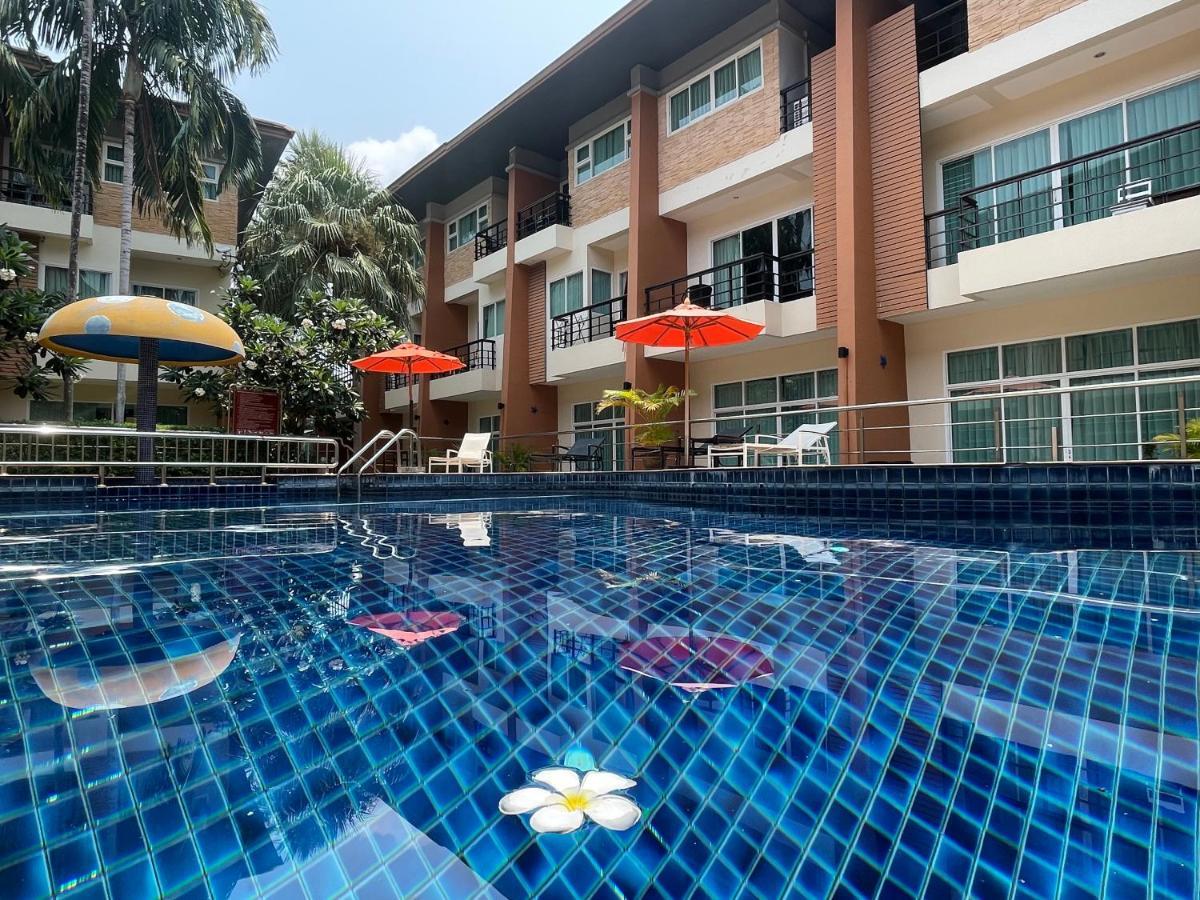Thalassa Pool *