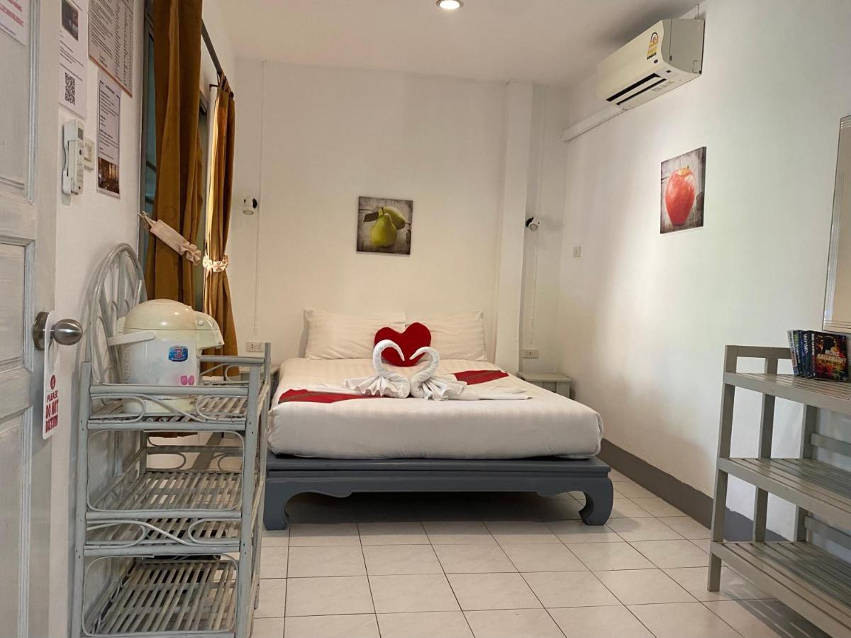 Deng's Hotel 3*