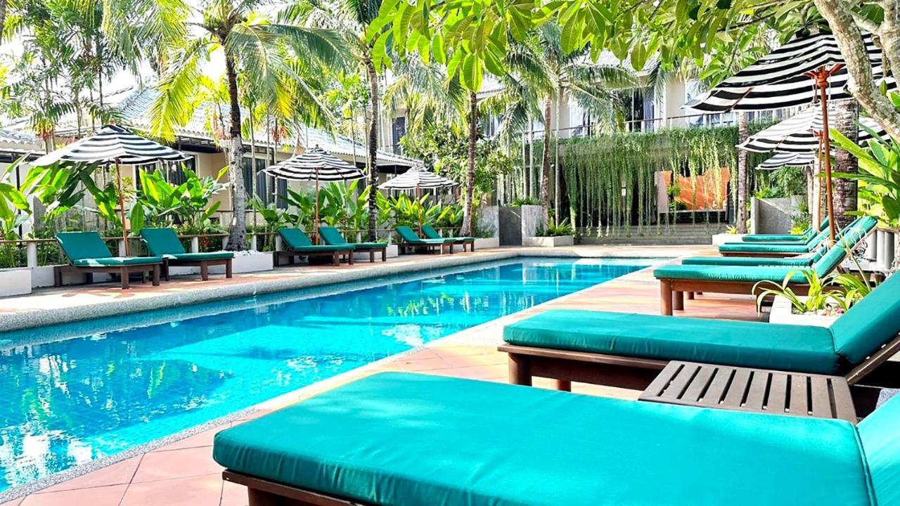 Resort Signature Phuket 4*