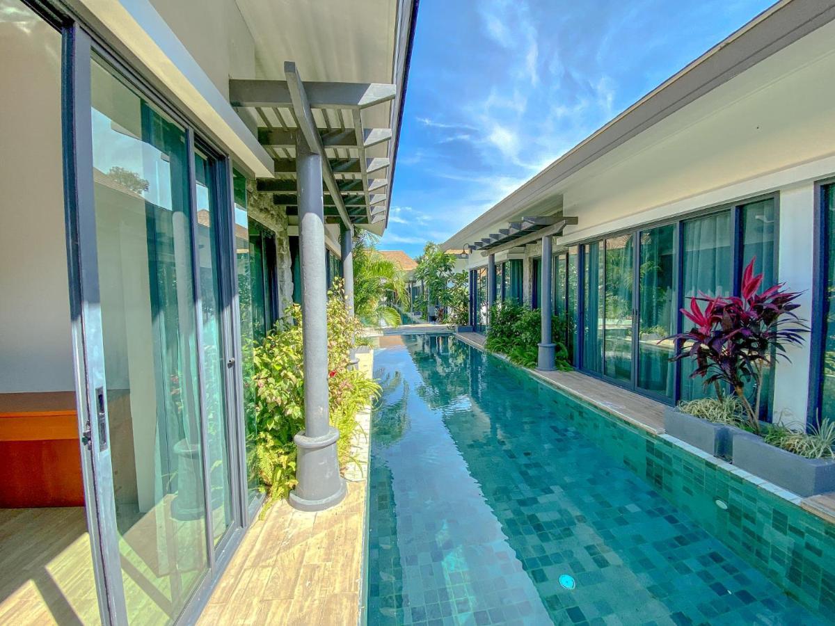 Tajh Pool