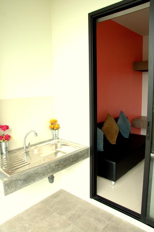Dusit Naka Place Apartment *
