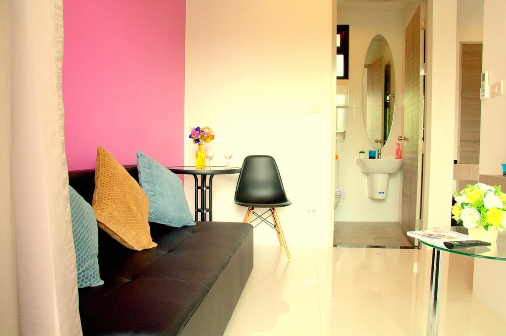 Dusit Naka Place Apartment *