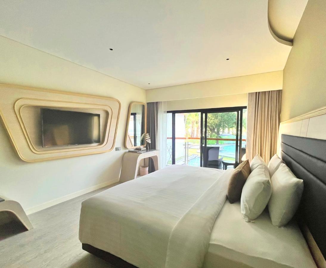 Amora Phuket Resort 5*