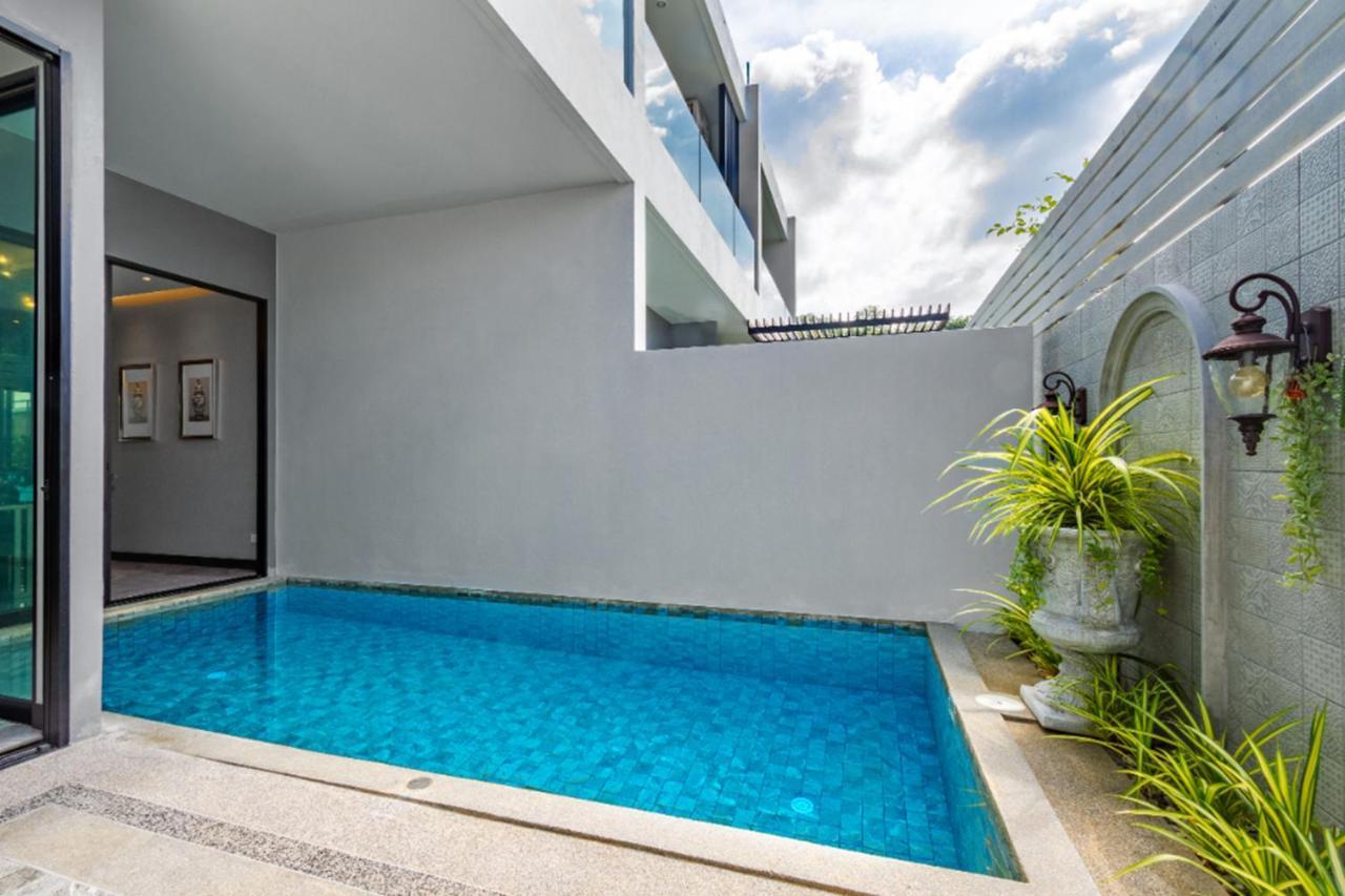 Villa Beachside Luxury Villa: Private Pool & Modern Comforts *