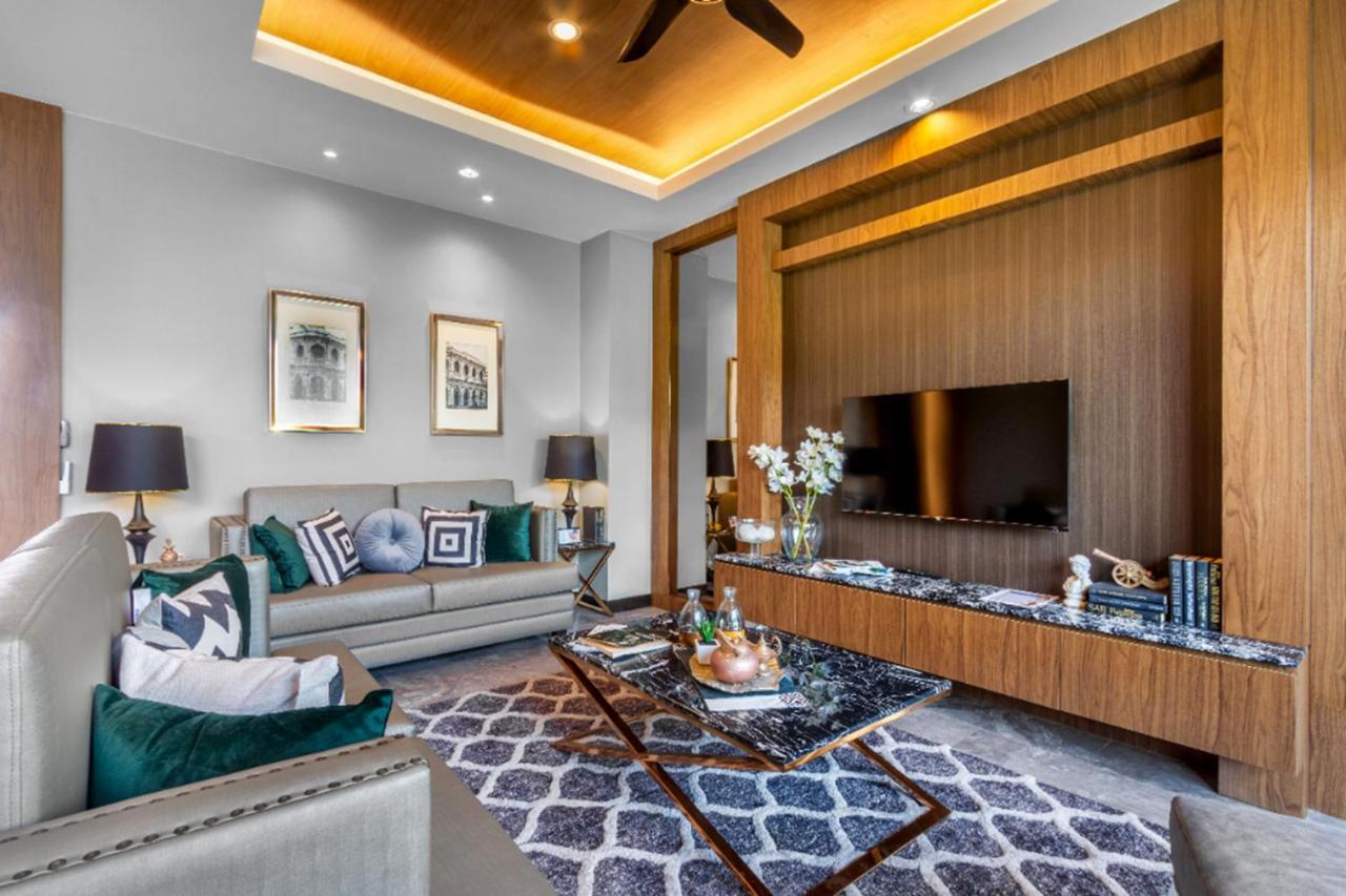Beachside Luxury Villa: Private Pool & Modern Comforts Villa