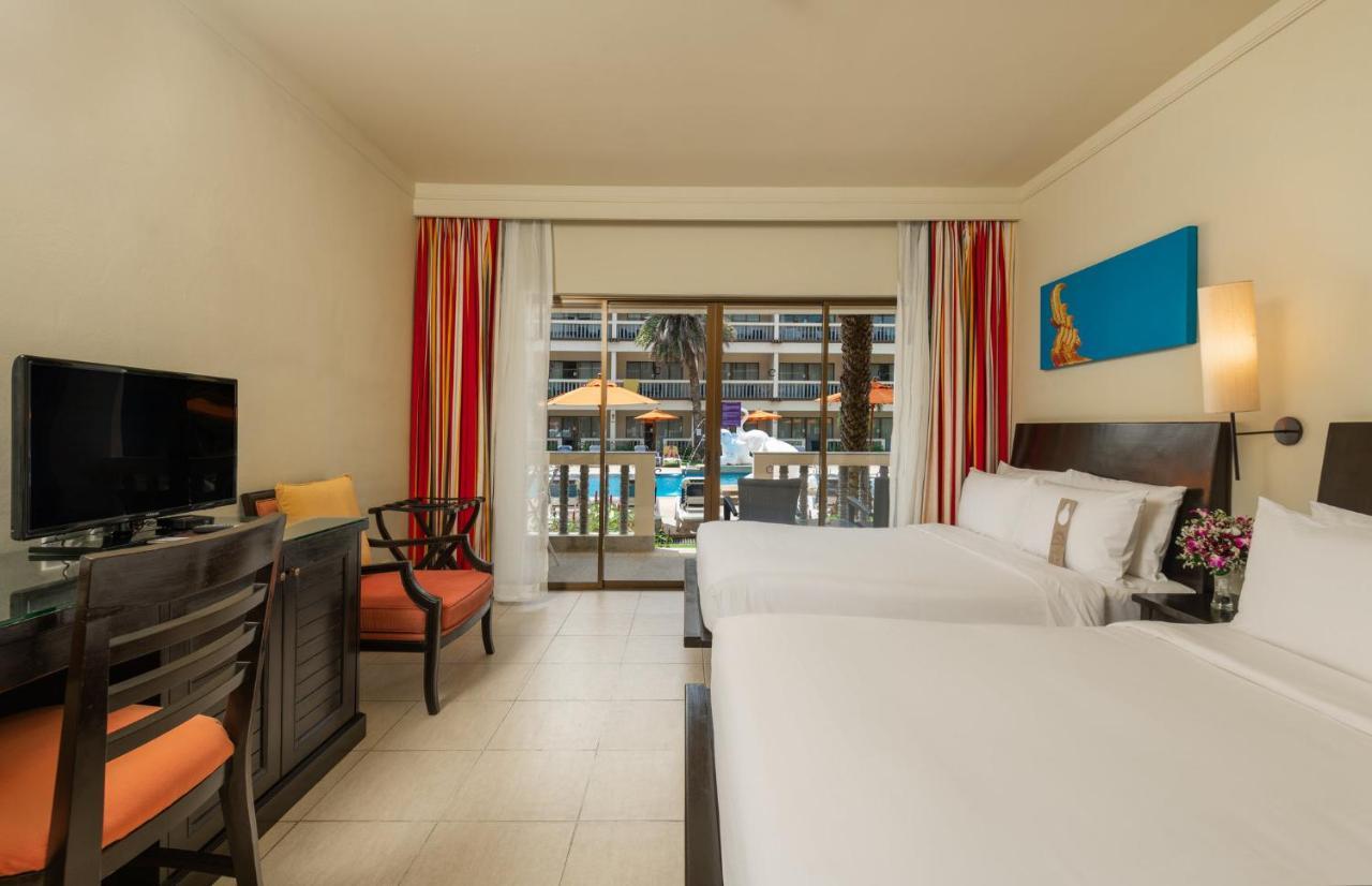 Centara Phuket Hotel 4*