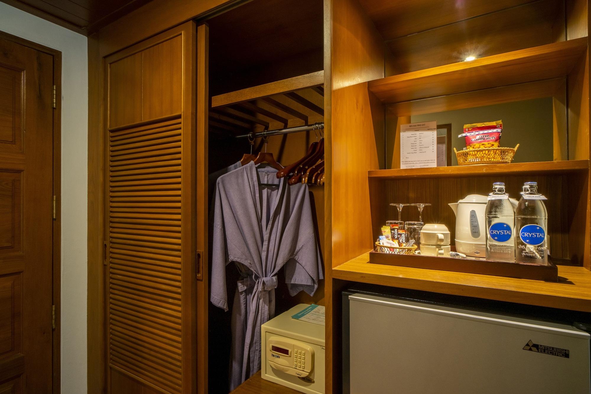 Western Premier Bangtao & Hotel 4*