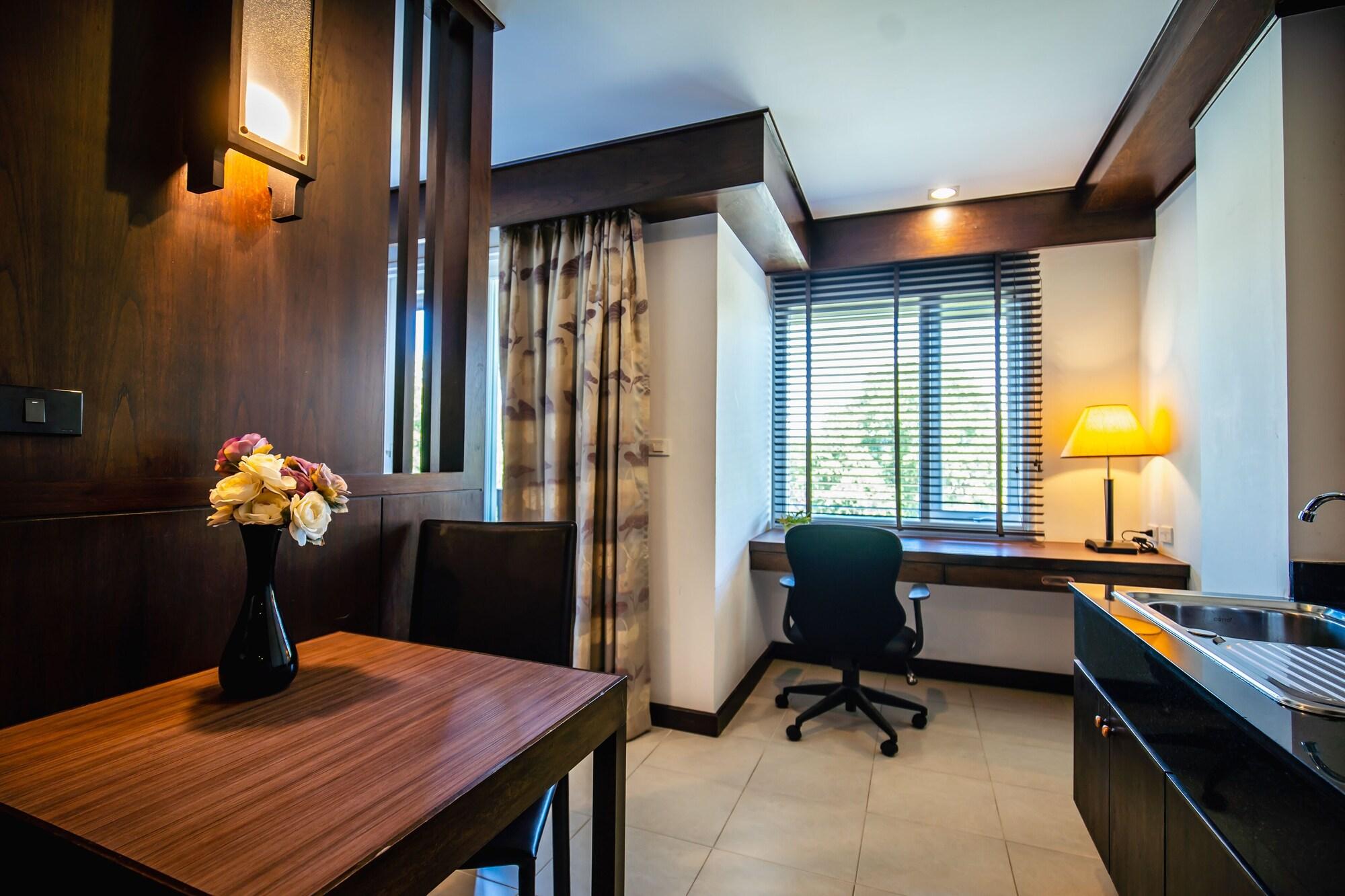 Ratana Chalong 4*