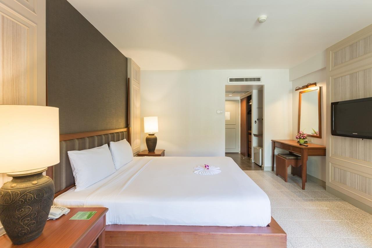 Resort Phuket Orchid And 4*