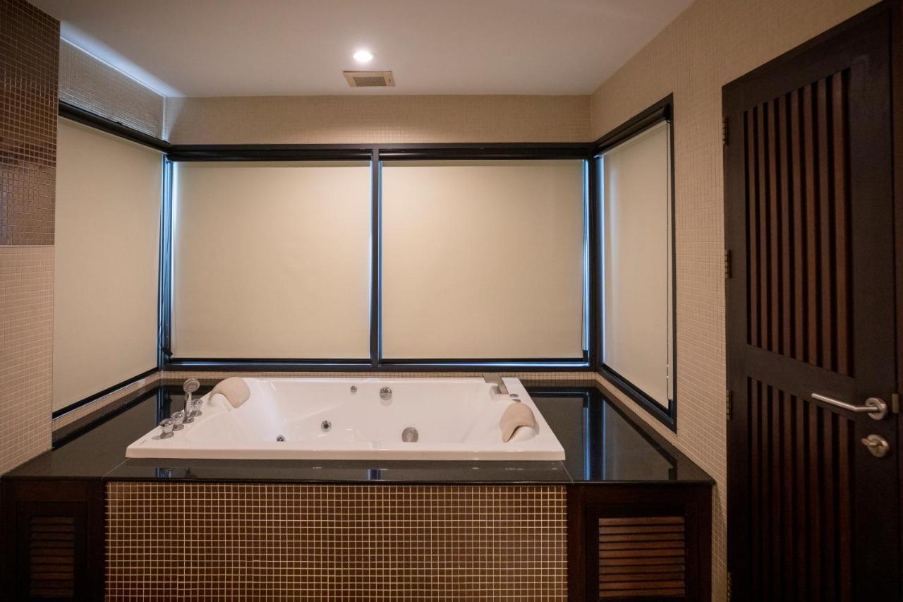 Phuket Superior Sunrise Sea View Private Pool Ban Kata