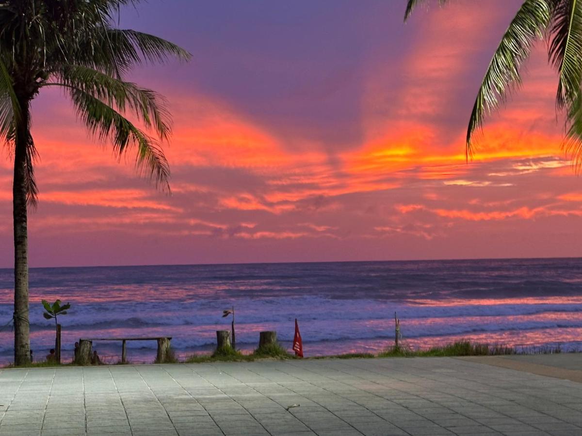 Beachside Luxury Condo: Smart Living With Ocean Proximity Apartment *