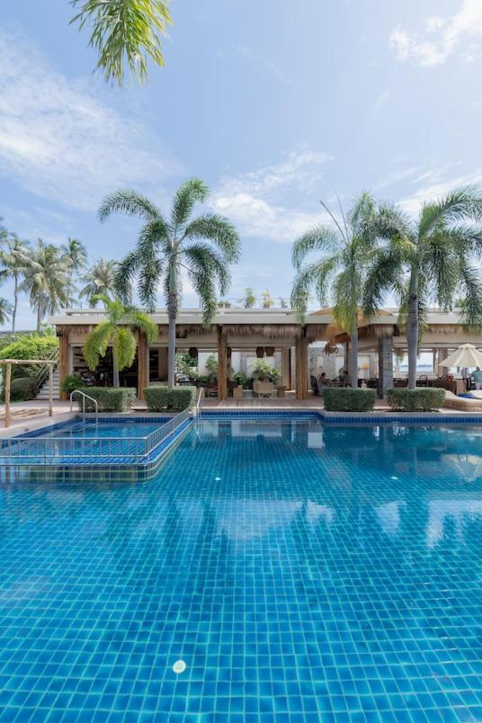 Resort Poppy Beachfront