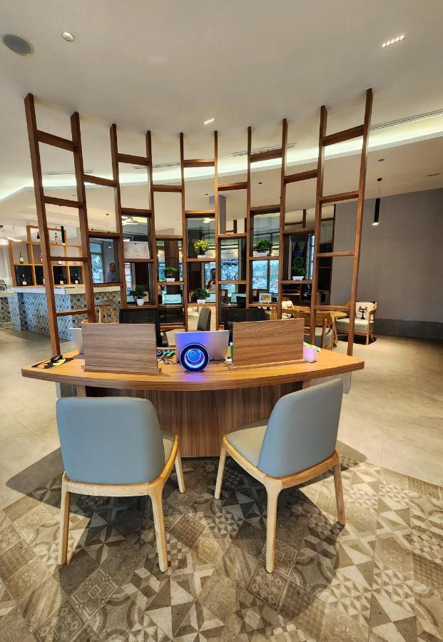 Amalthea Hotel 4*