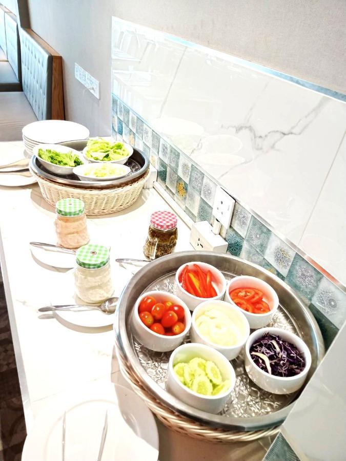 Amalthea Hotel 4*