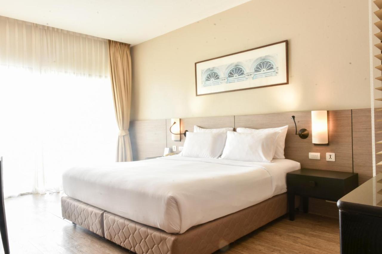 Deevana Plaza Phuket - Sha Extra Hotel