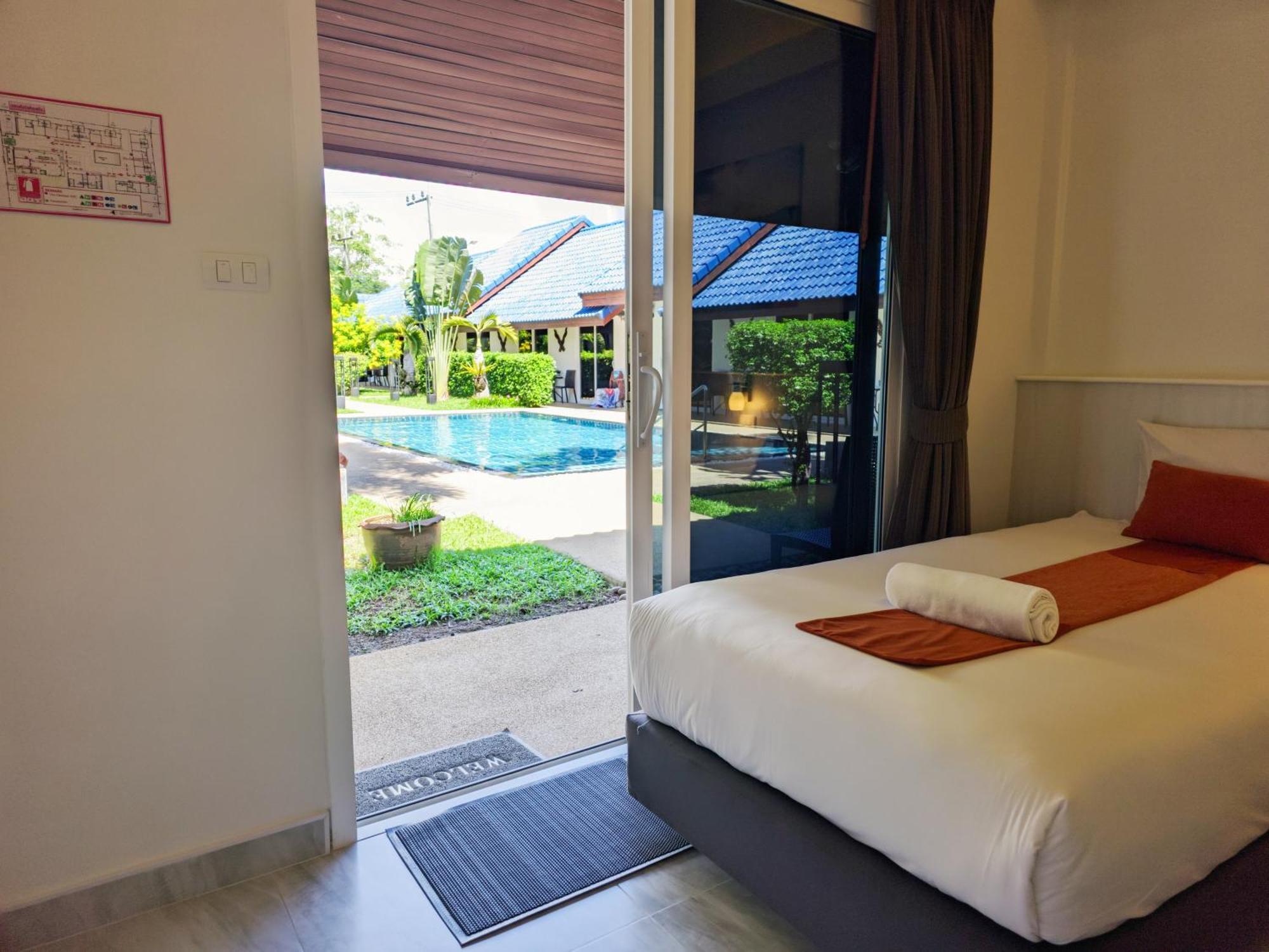 Phuket Airport - Sha Extra 3*