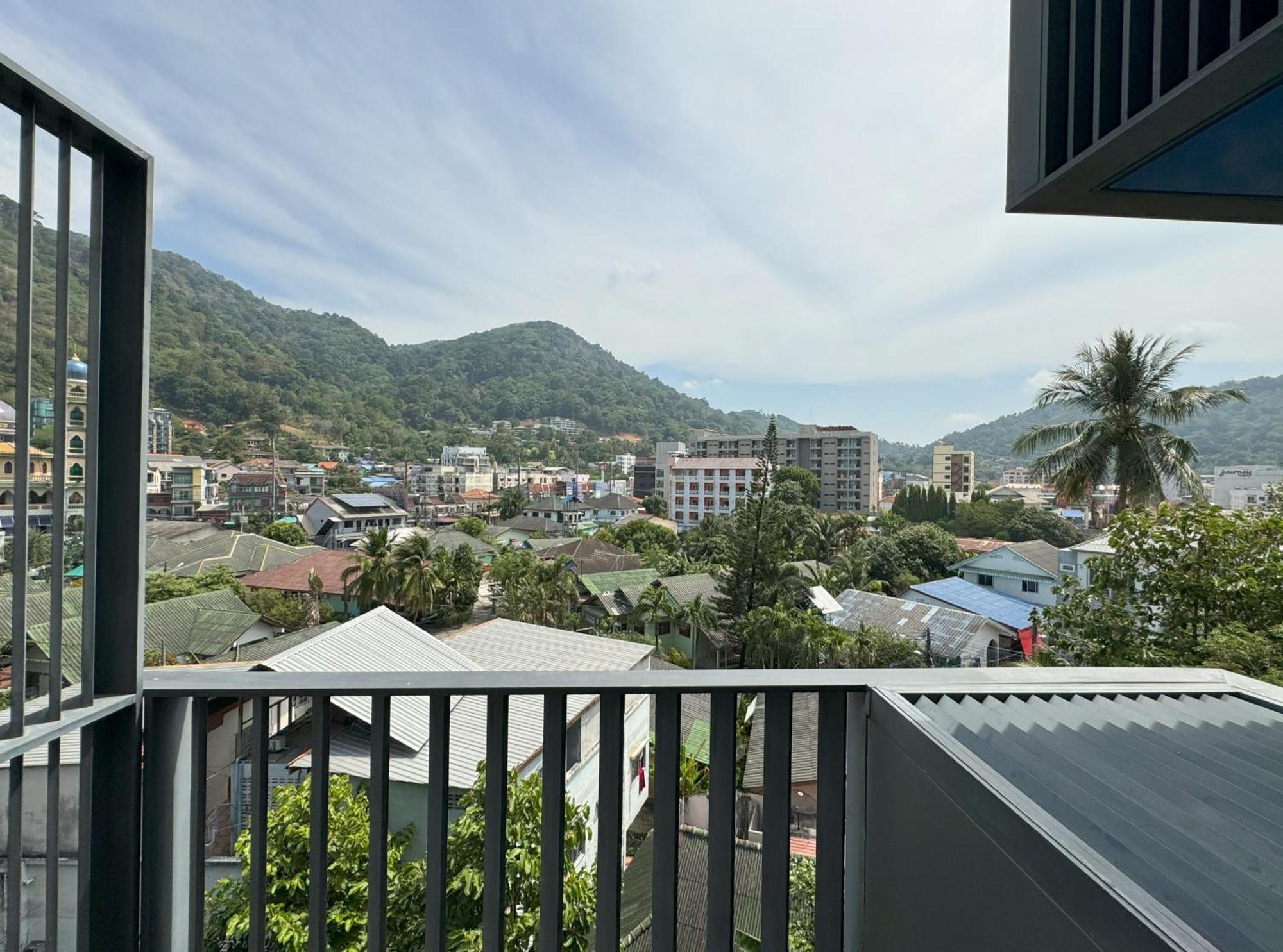 The Deck By Lofty Apartment