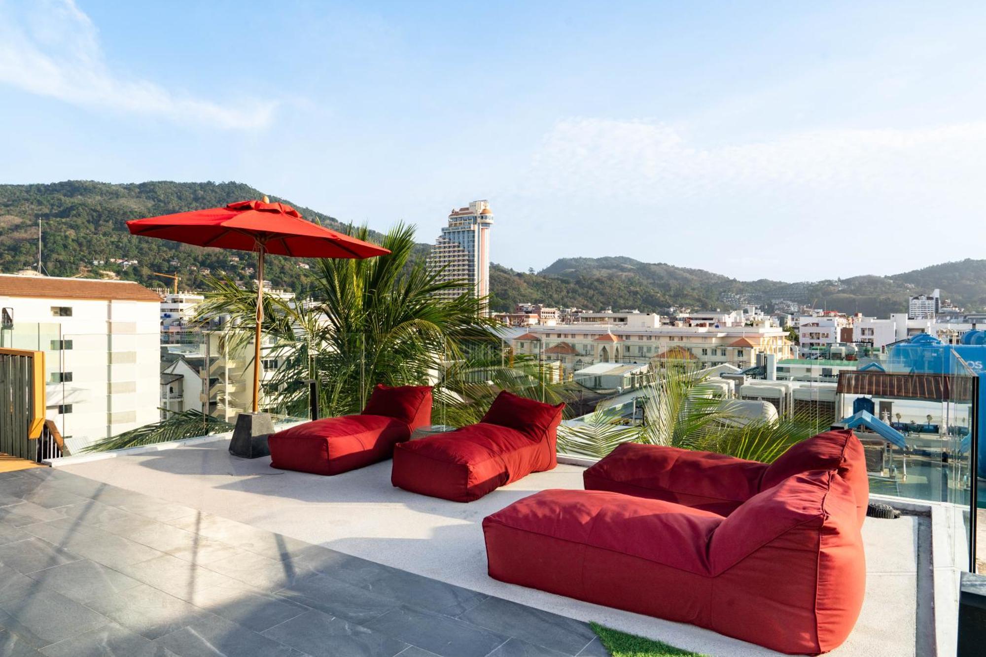 Andaman Embrace Patong, 5*