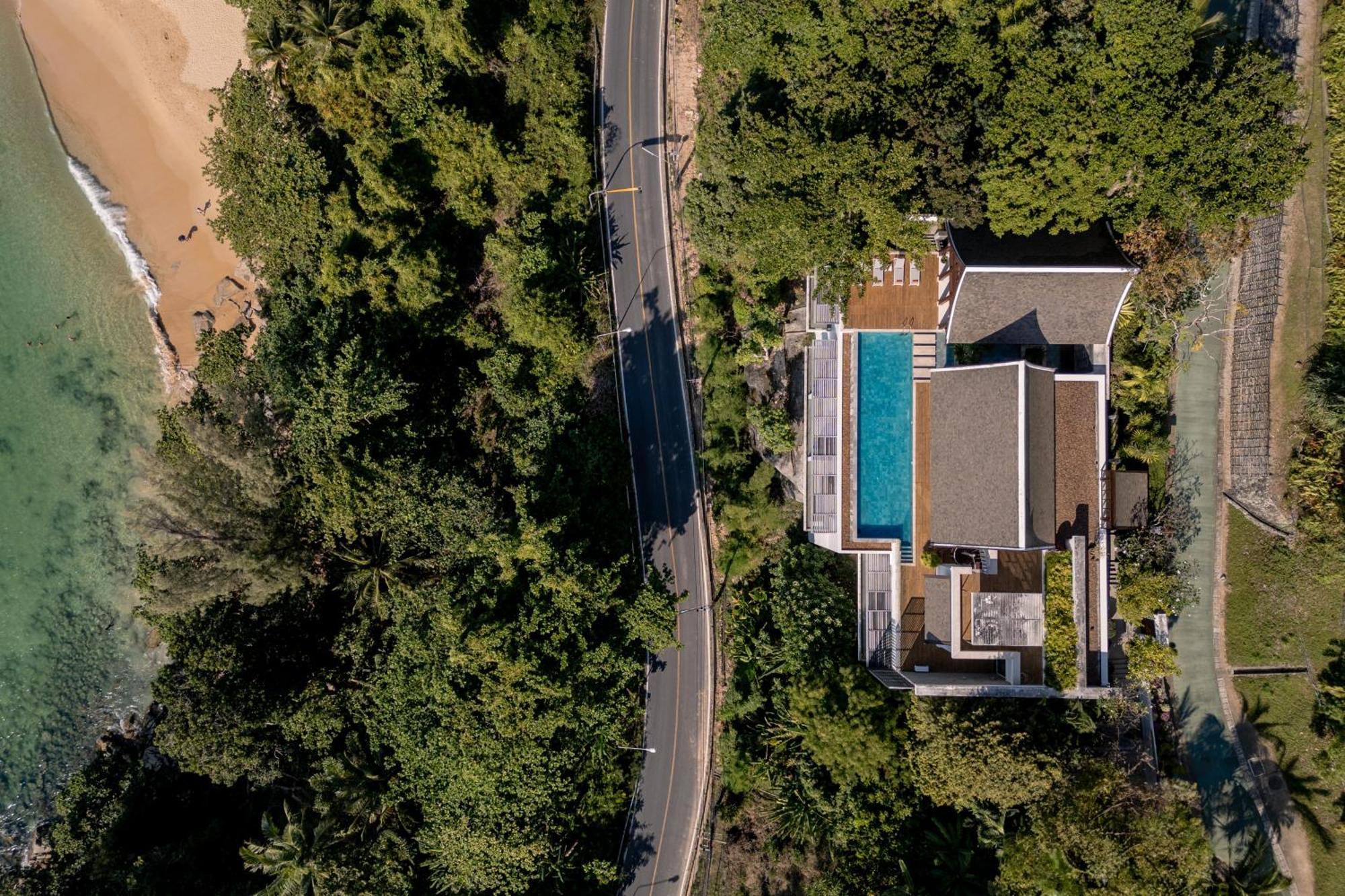 Lada Cliff Malaiwana Villa