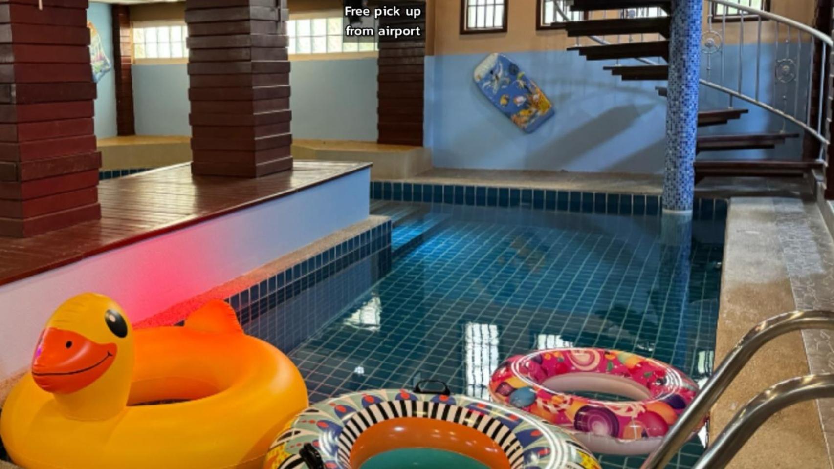 Villa The Pool