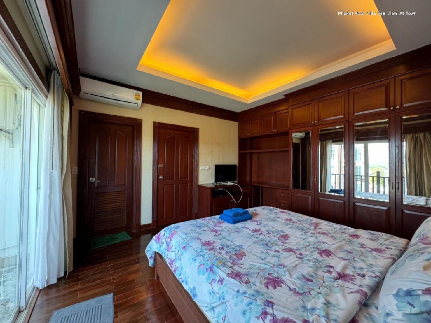 Homestay Cheeva Pool *