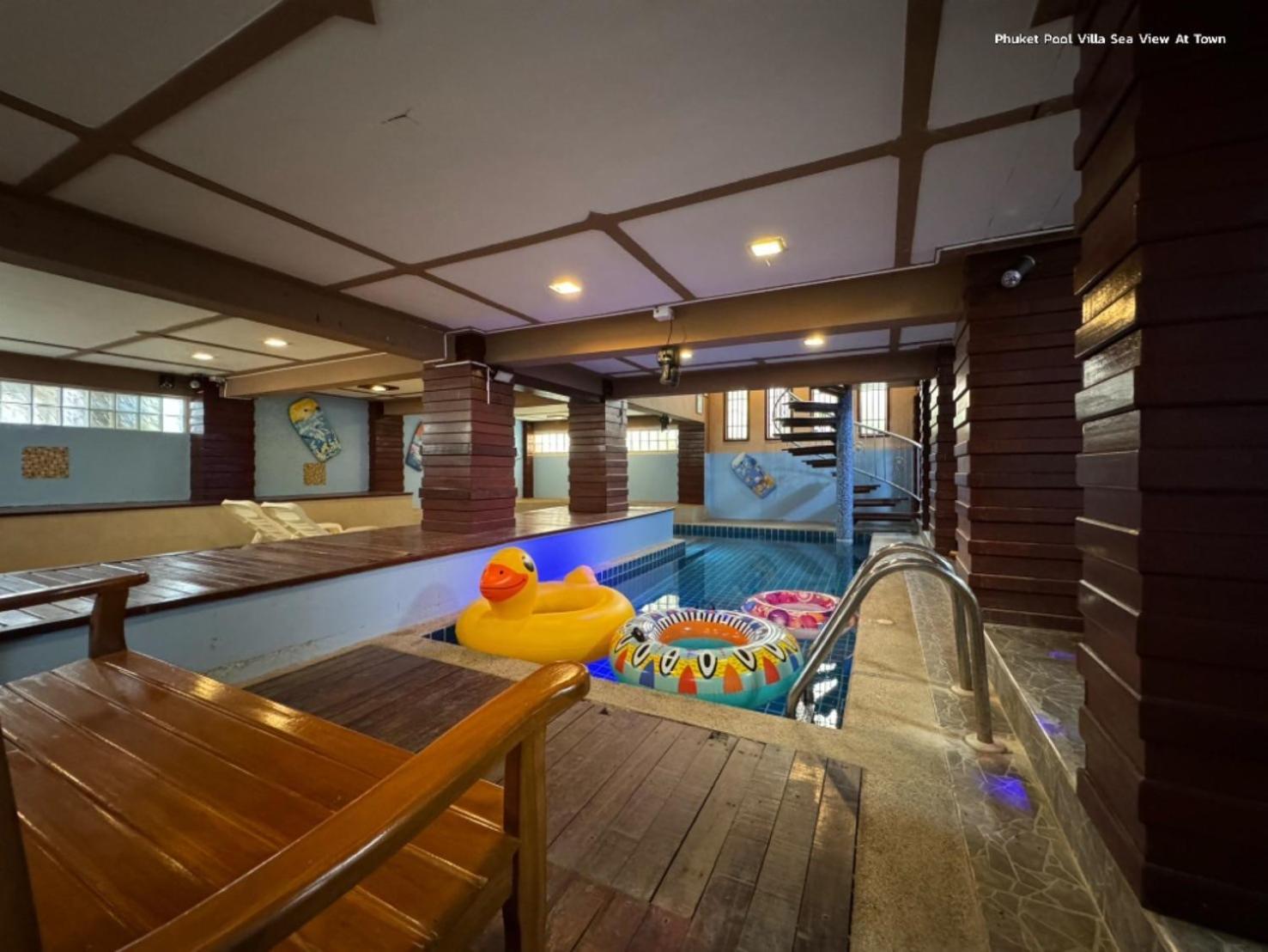 Homestay Cheeva Pool *