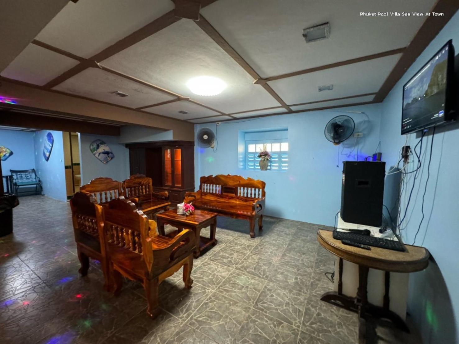 Cheeva Pool Homestay