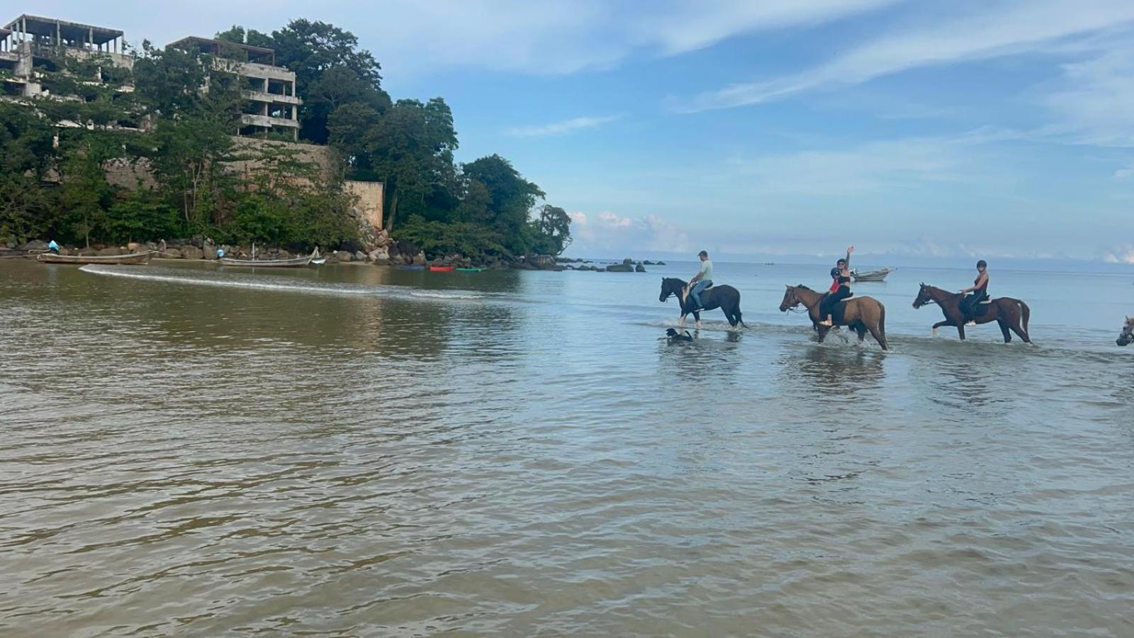 Isara Resort Nai Yang
