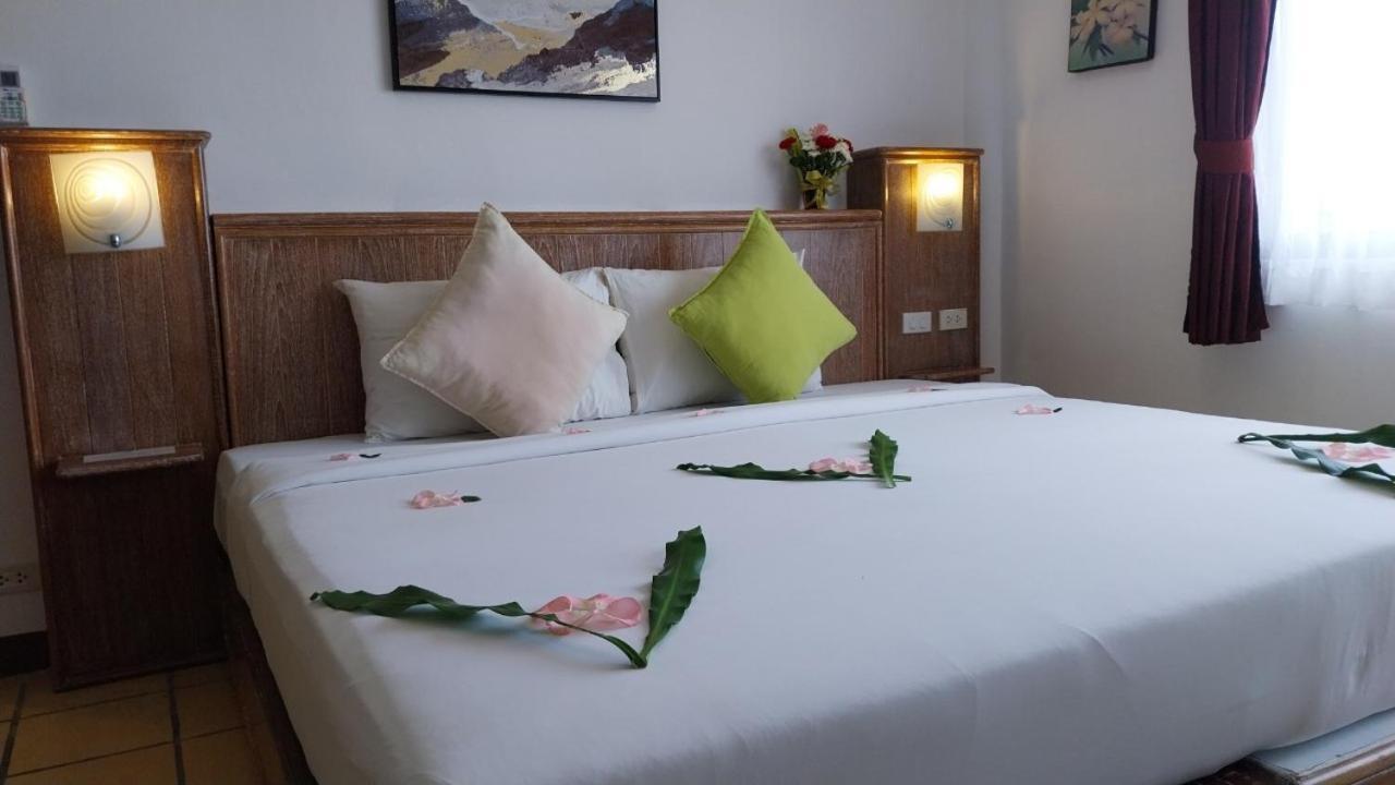 Aochalong & - Sha Phuket