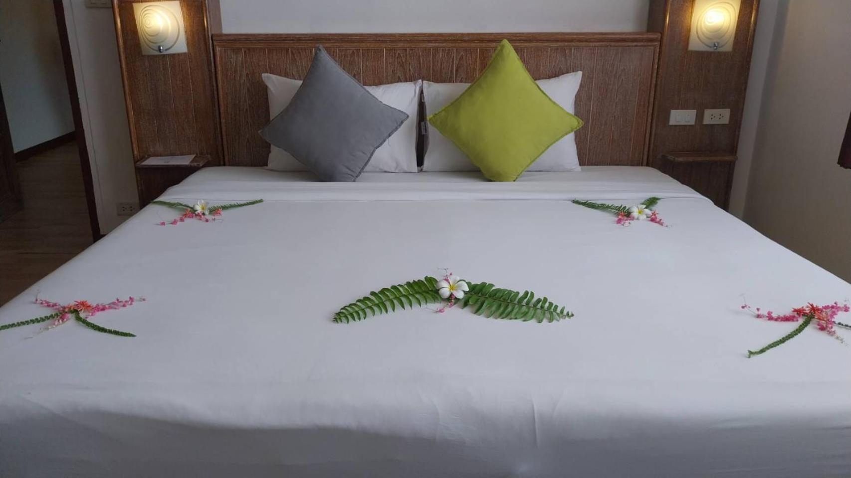 Aochalong & - Sha Phuket