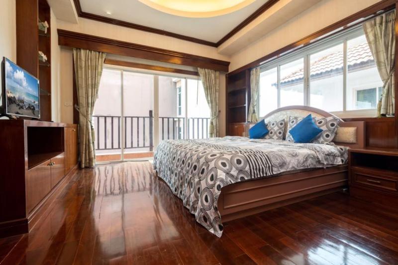 Villa Pool Sea View At Town *