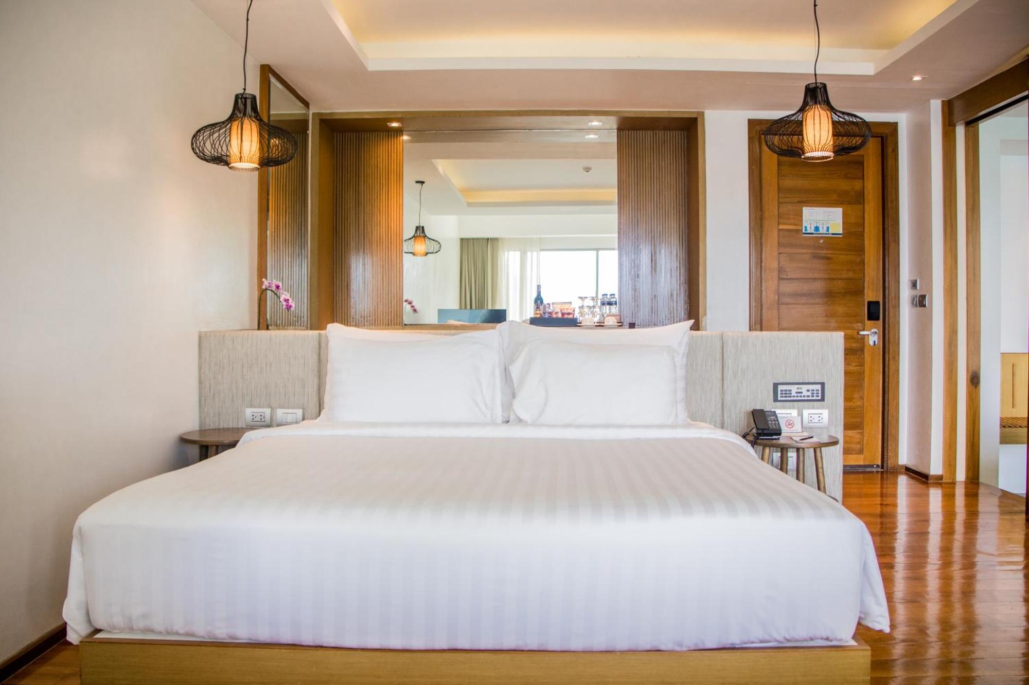 Wyndham Grand Phuket Kalim Bay Resort 5*