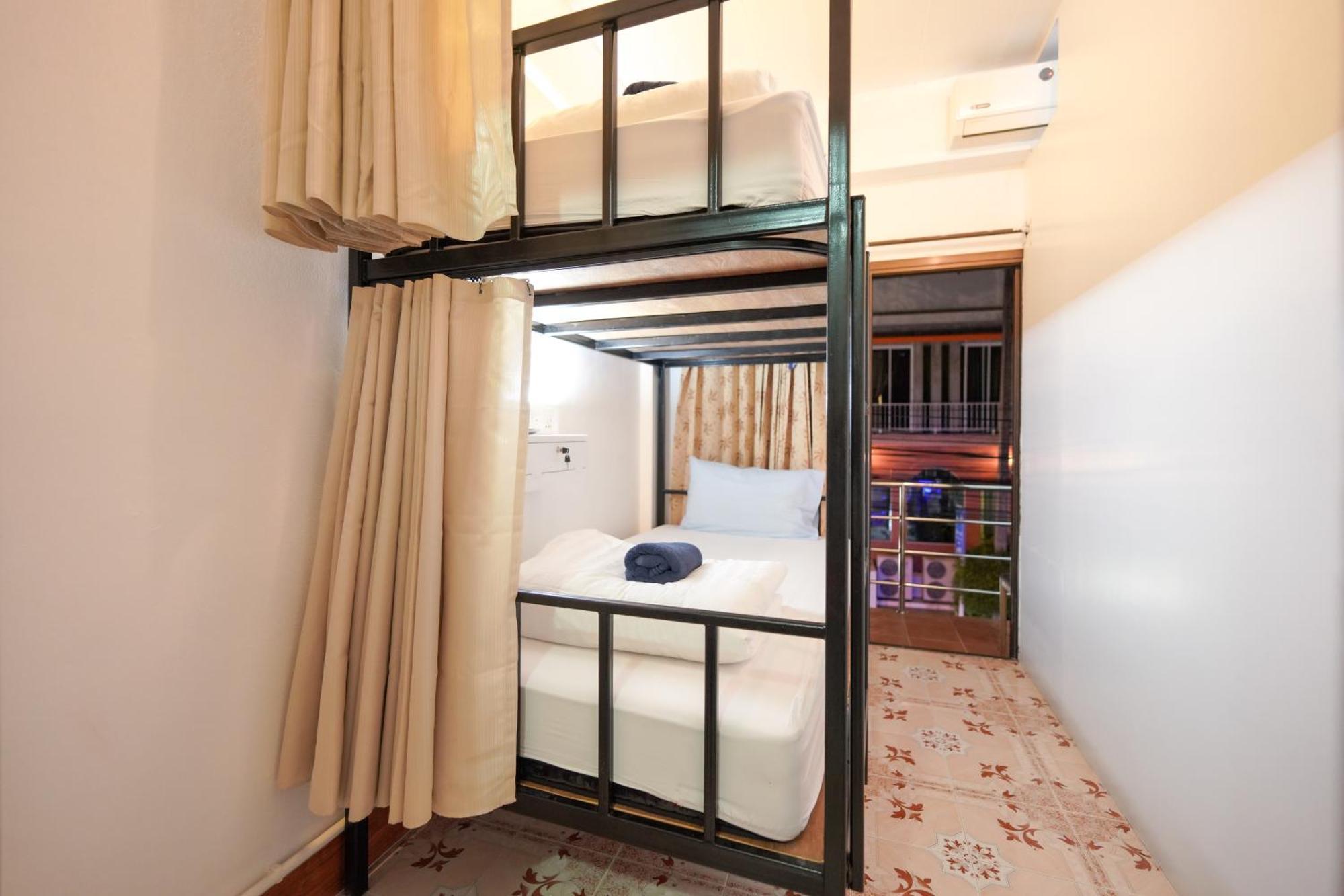 Baan Backpacker Kamala Beach