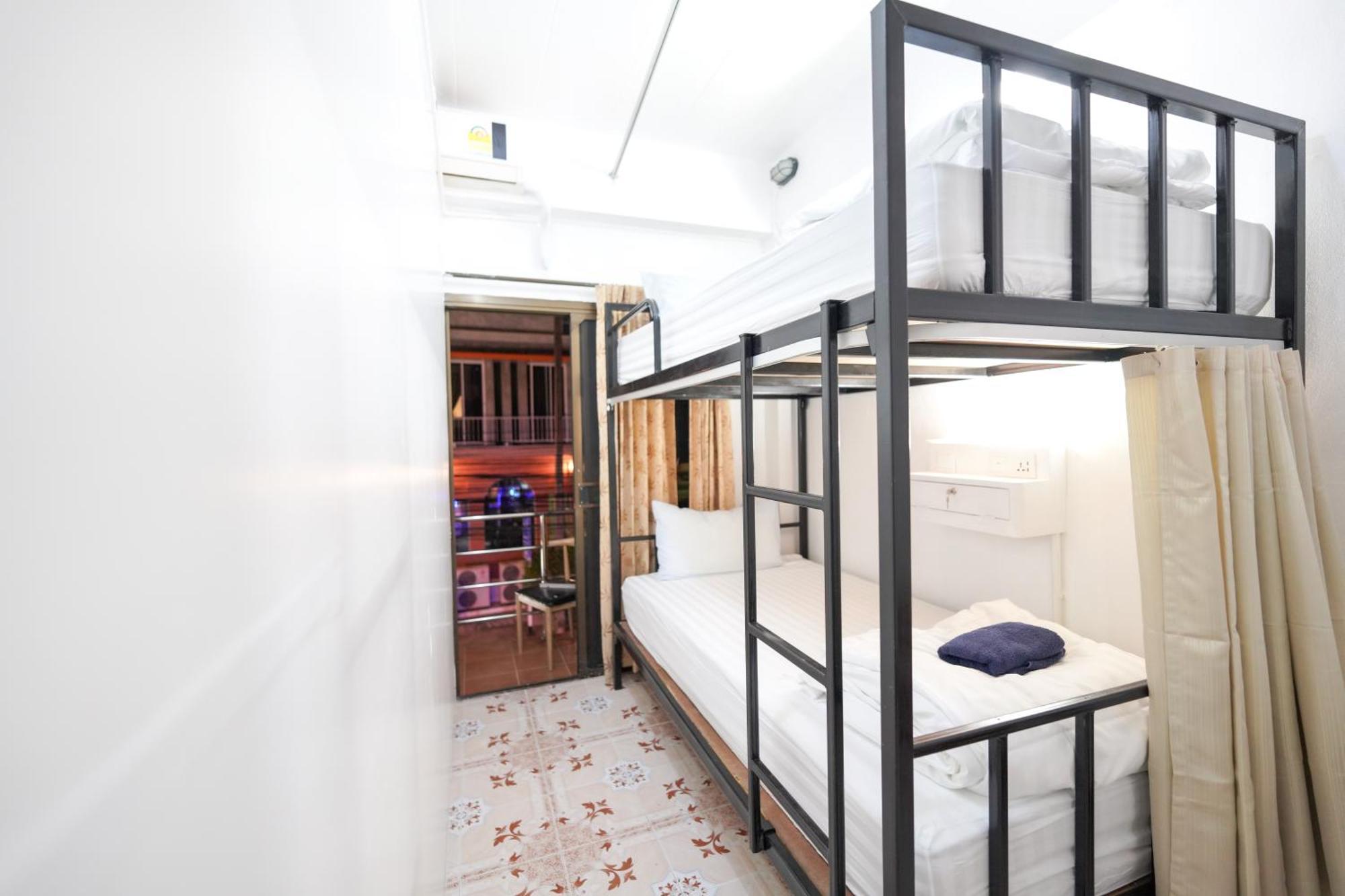 Baan Backpacker Hostel Kamala Beach