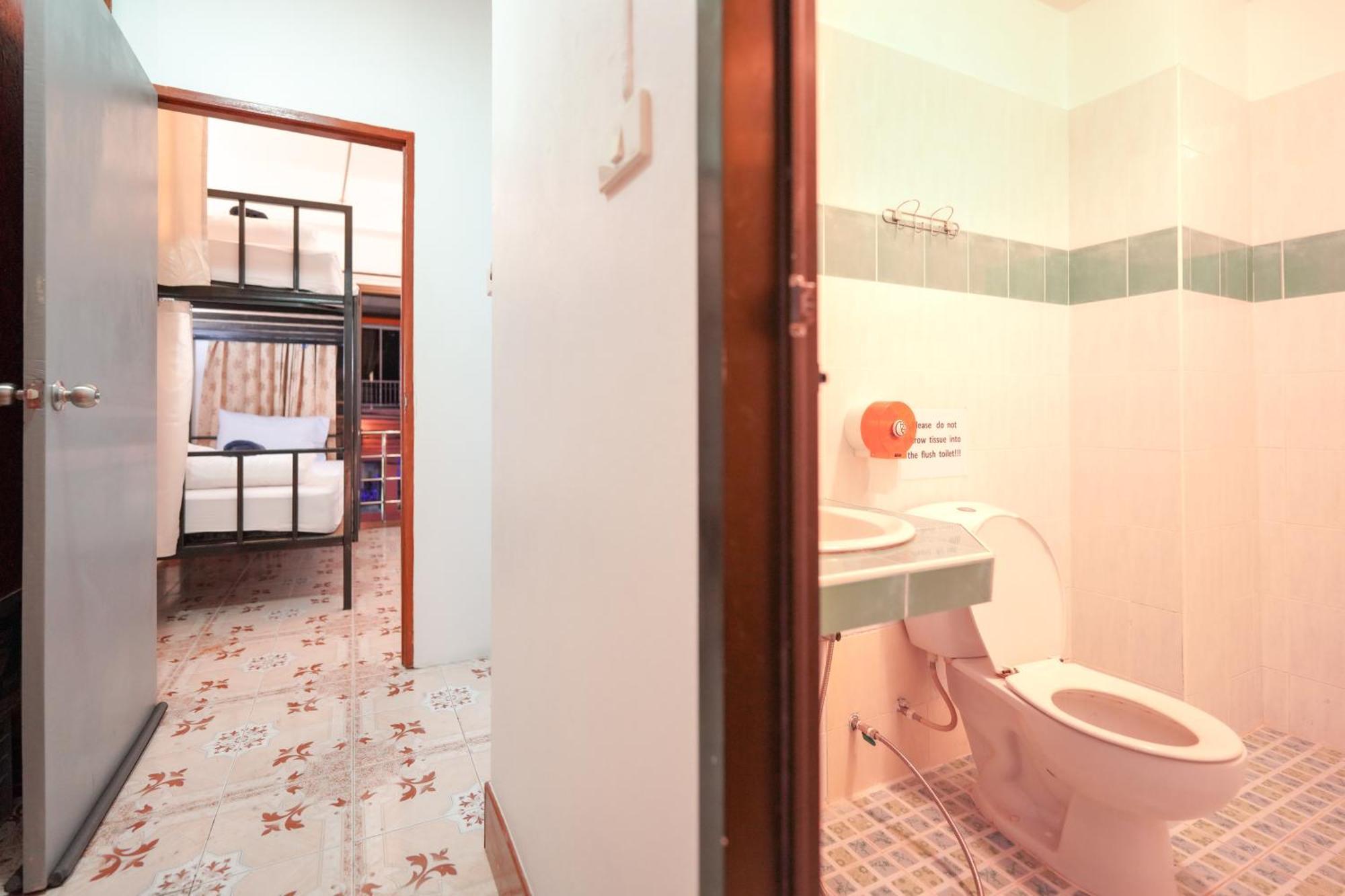 Hostel Baan Backpacker