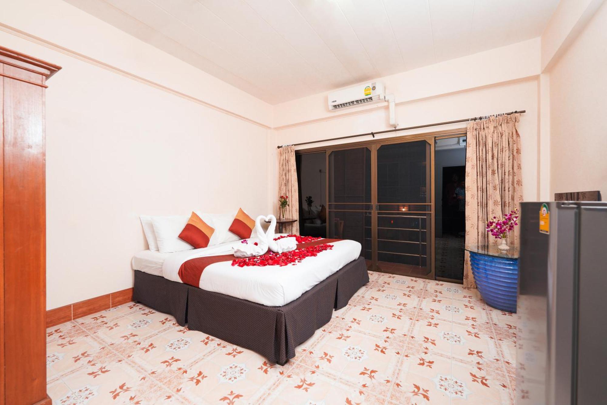 Baan Backpacker Kamala Beach