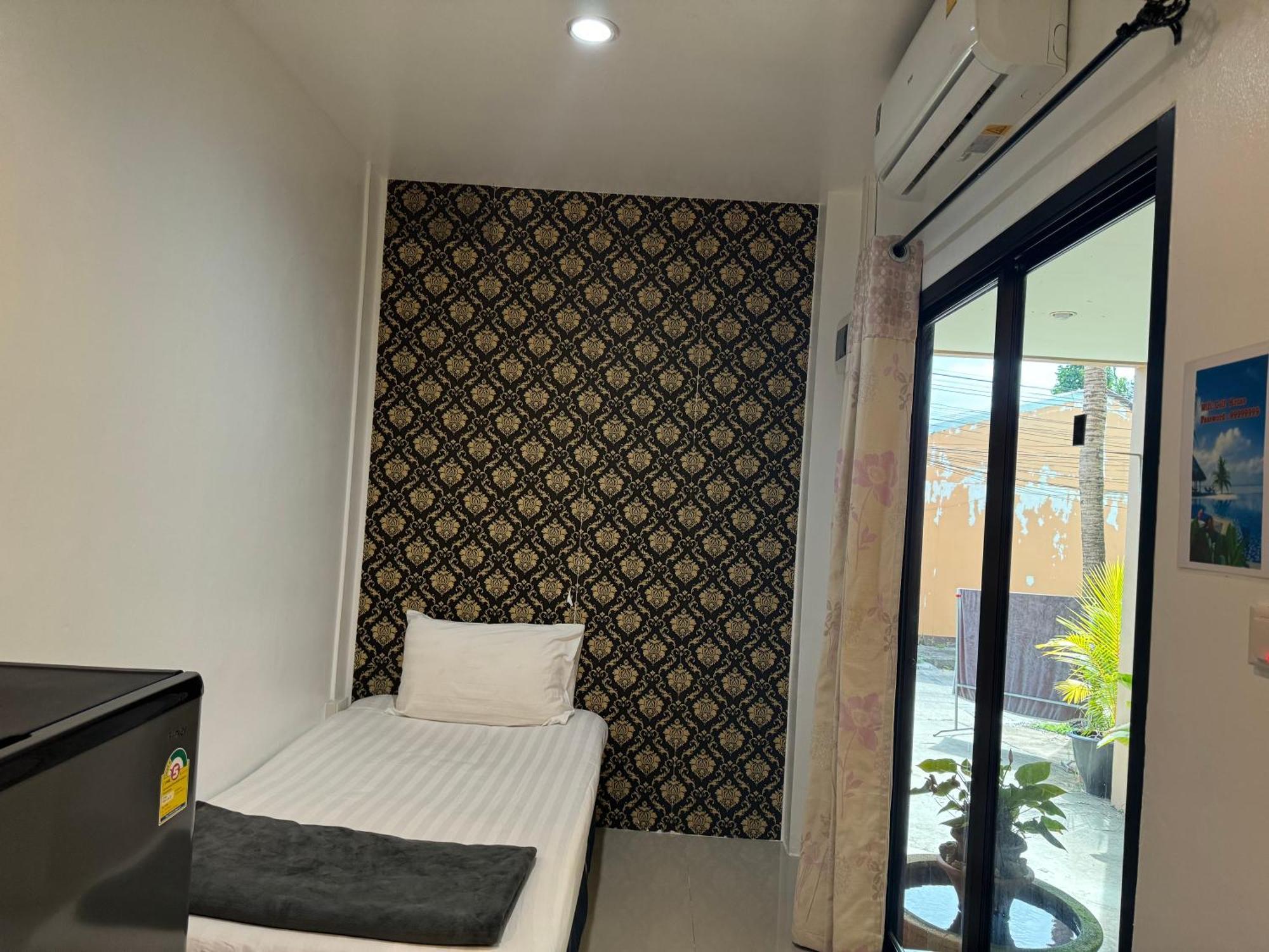 Golf House Guest house Nai Yang