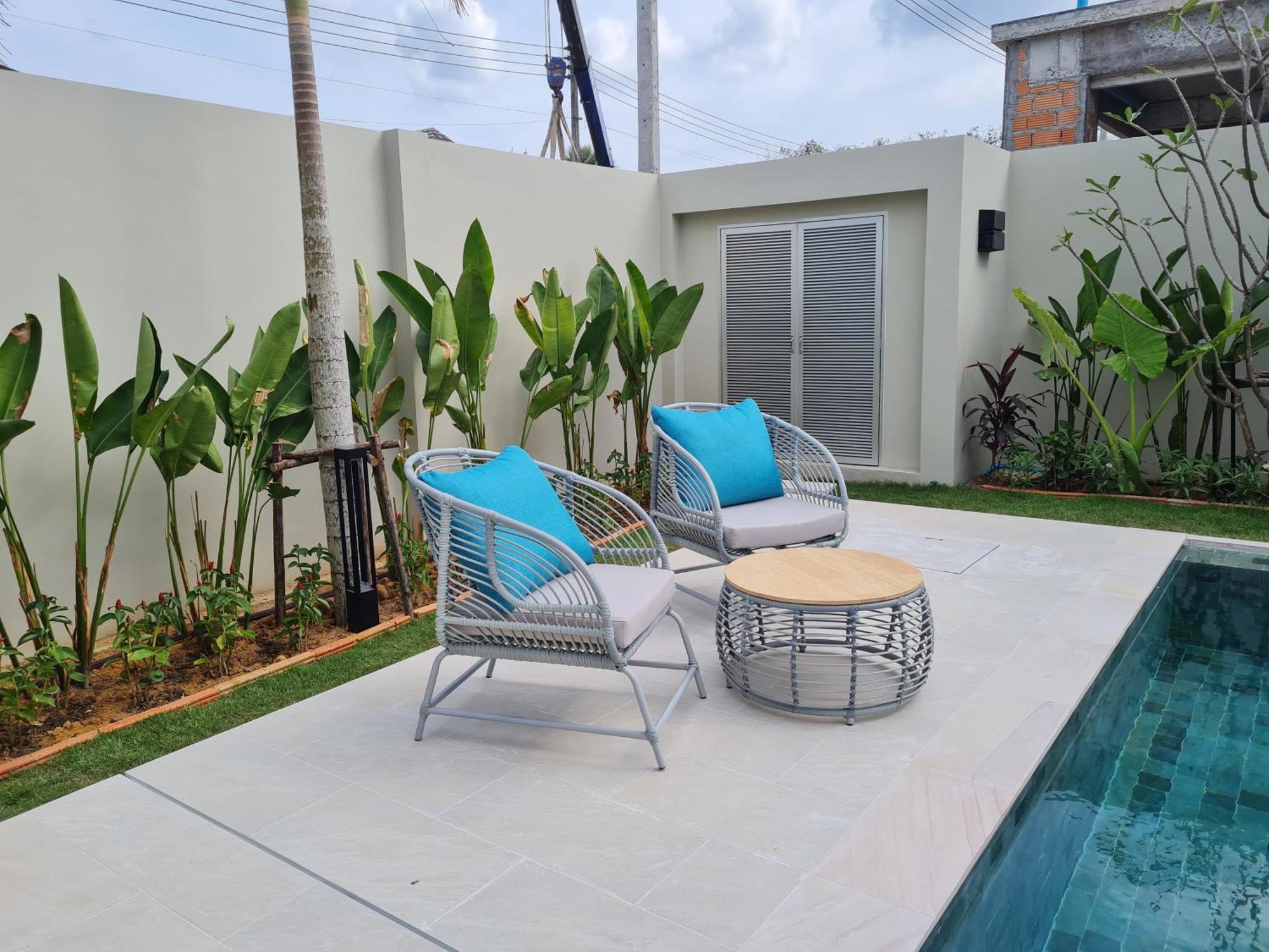 La Phuket Pool