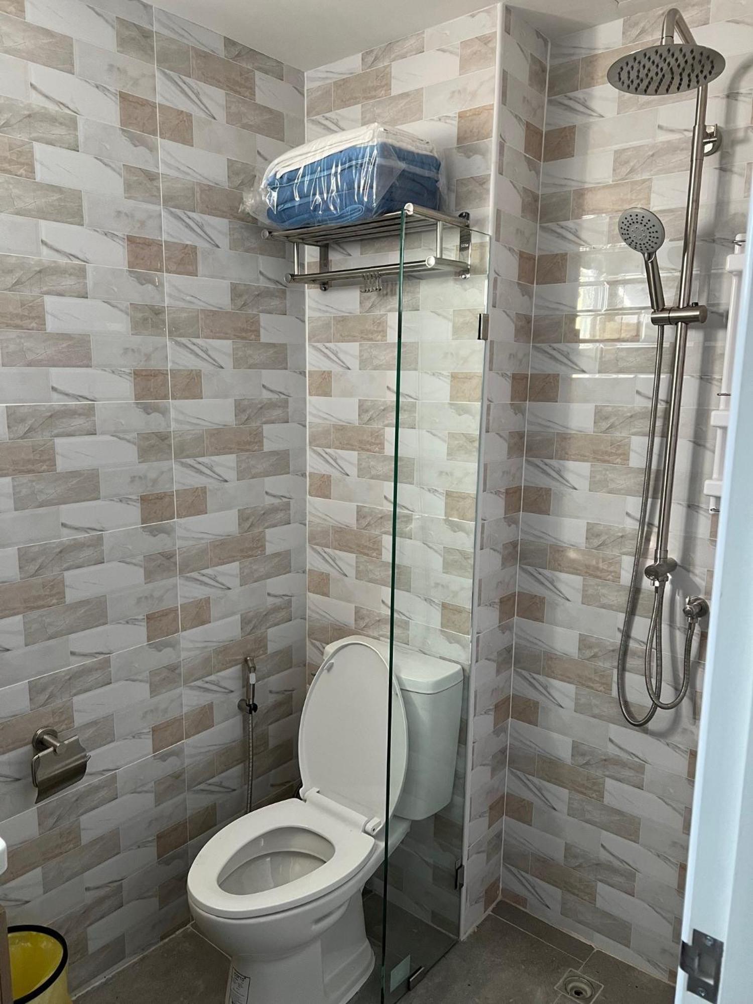 Apartment Beachside Luxury Condo: Smart Living With Ocean Proximity