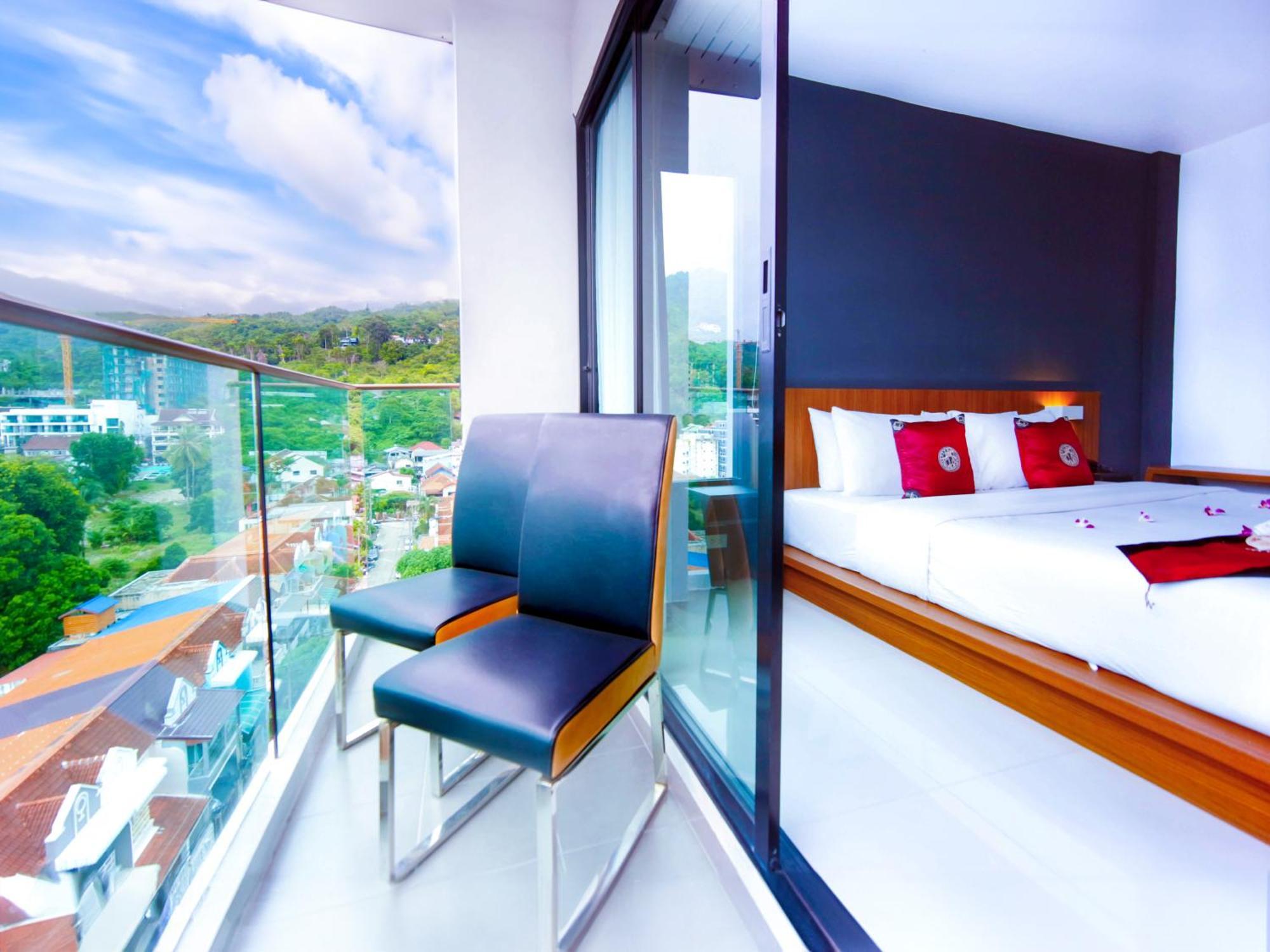 Hotel Phoenix Grand 4*